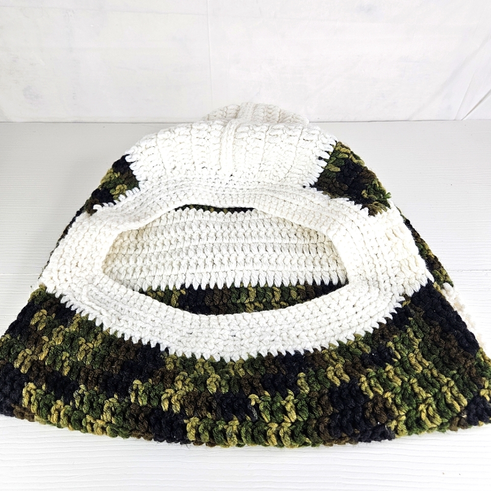 Hooded Sweater Cocoon Blanket For Baby Army camouflage/Cream 28×12×8in 1.1 Ib